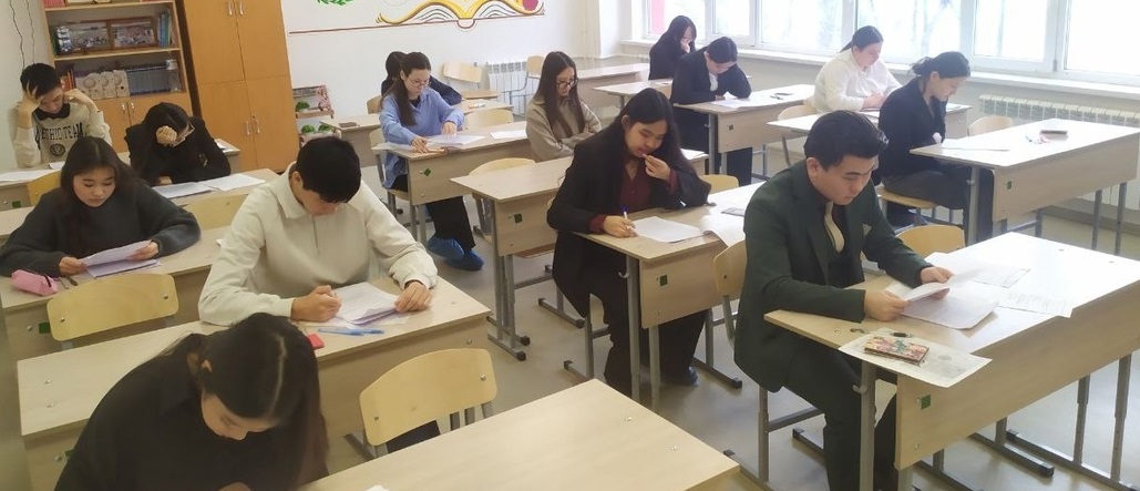 В стенах Элистинской многопрофильной гимназии проходит региональный этап всероссийской олимпиады школьников по обществознанию